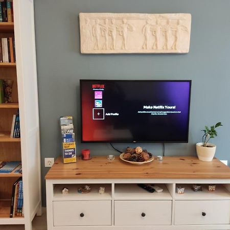 Central & Comfortable, 70M² Apt In Neos Kosmos Atene Esterno foto