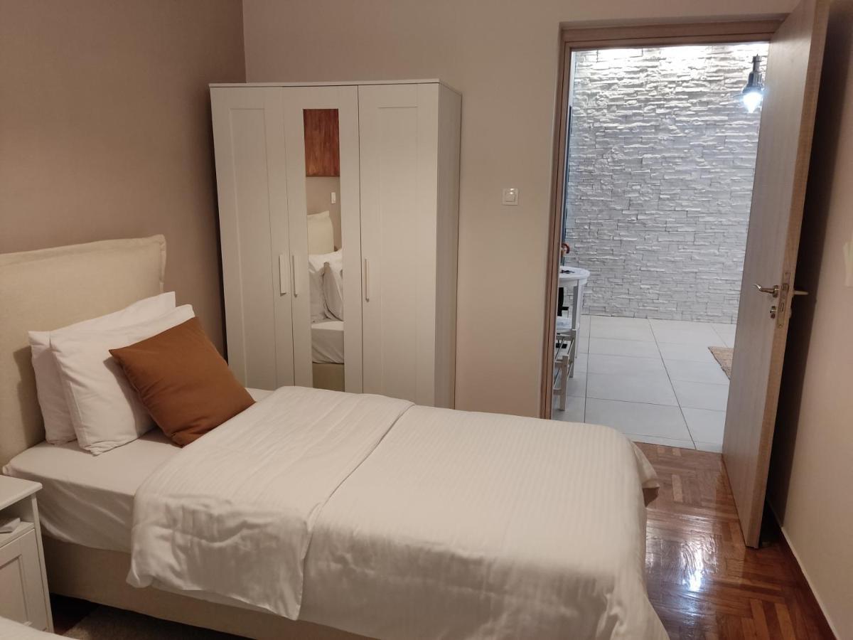 Central & Comfortable, 70M² Apt In Neos Kosmos Atene Esterno foto