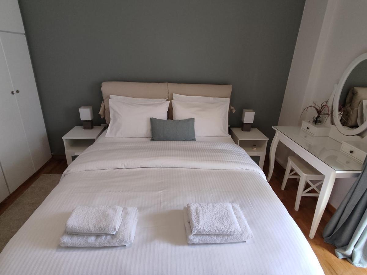 Central & Comfortable, 70M² Apt In Neos Kosmos Atene Esterno foto